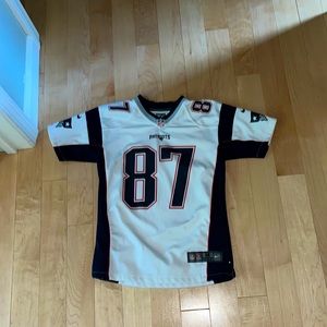 M(g), extremely comfortable, easy to slip on and off, purchased in 2016